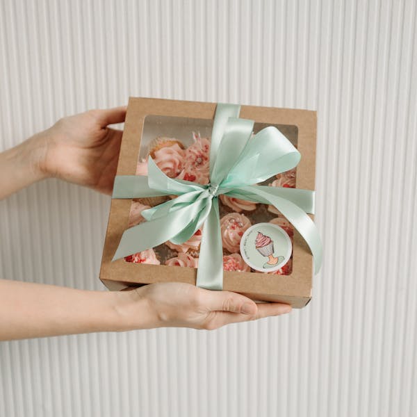 Assorted cupcake gift box